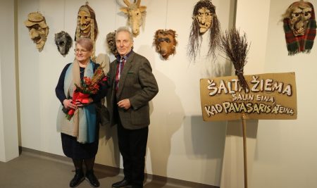 Eugenijaus Arbušausko Užgavėnių kaukių ir medžio skulptūrų paroda